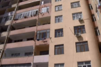 Şəhid ailəsinin 10 ildir aldığı mənzilə köçə bilmədiyi bilindi 